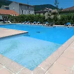 Traditionnels En Bois 营地 Fougax-et-Barrineuf