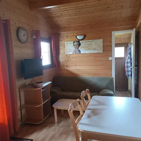 Κάμπινγκ La Taillade De Montsegur Location De En Bois *