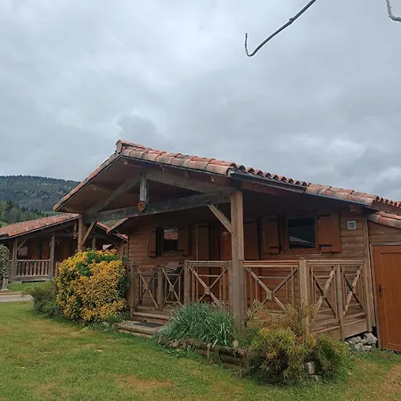 La Taillade De Montsegur Location De En Bois * Fougax-et-Barrineuf